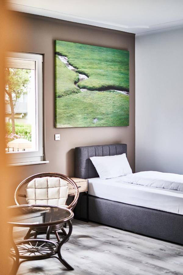 Primera Zimmer Mit Gemeinschaftsbad Singen Dış mekan fotoğraf